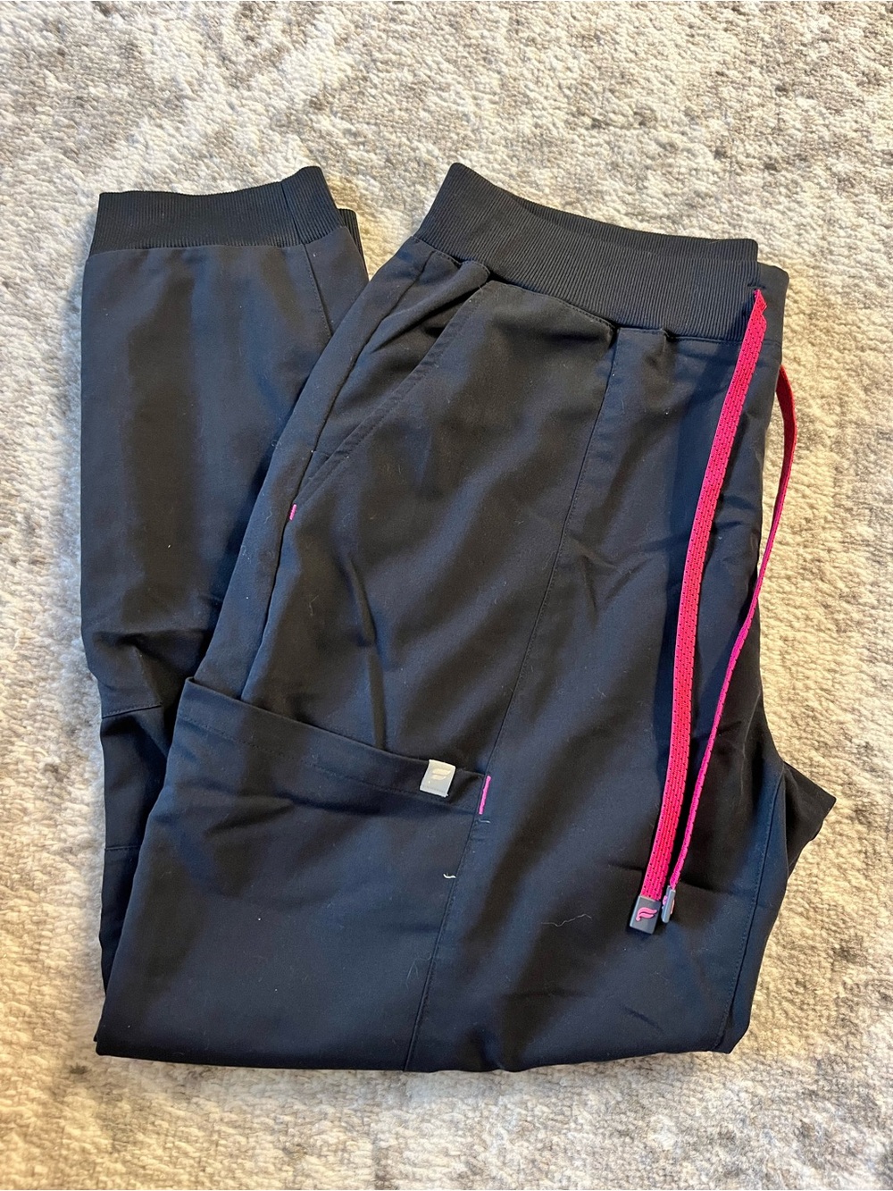 Fabletics Women’s Scrub Pant, Large - Short
